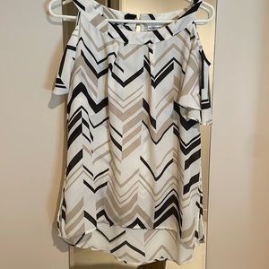 Sioni I top with cold shoulder